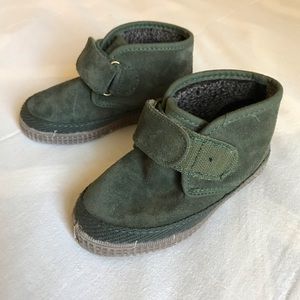 Cienta Toddler Green Suede Chukka Boots, size 24